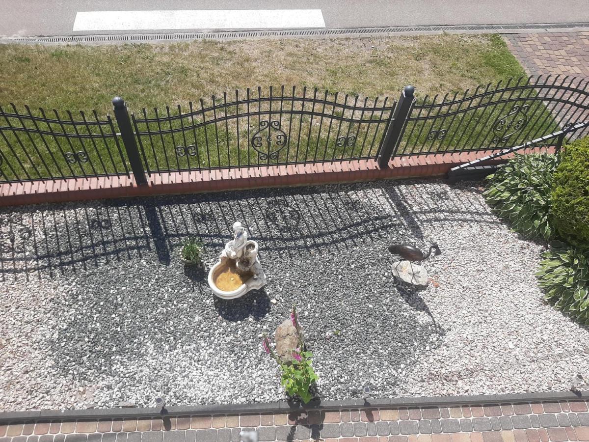 Pokoje Goscinne Cuma Łeba Exterior foto