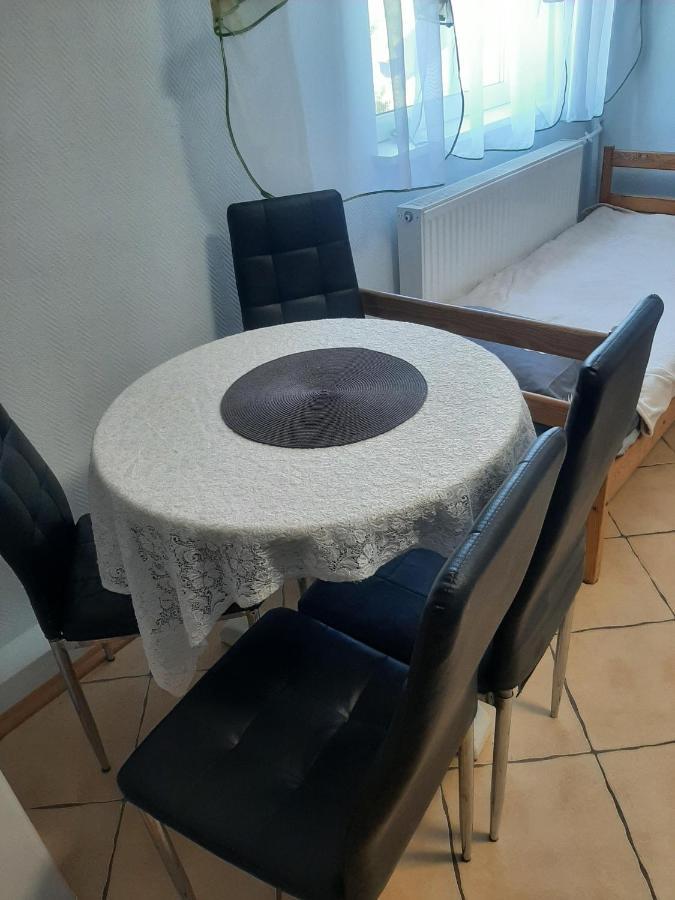 Pokoje Goscinne Cuma Łeba Exterior foto