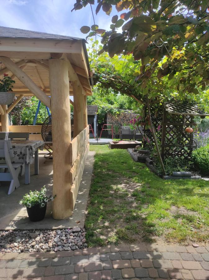 Pokoje Goscinne Cuma Łeba Exterior foto